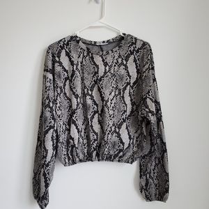 Zara Trafaluc Size M Snake Print Sweatshirt Top